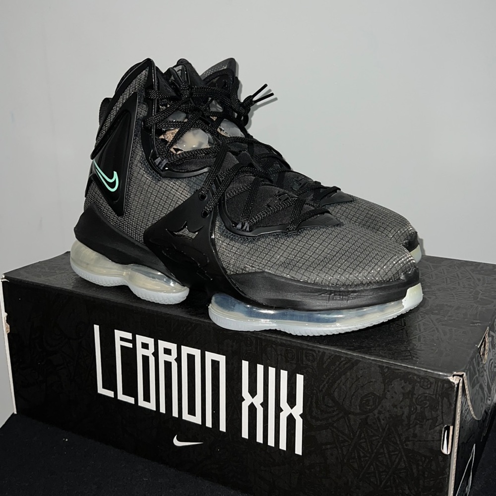🌟NIKE LEBRON 19